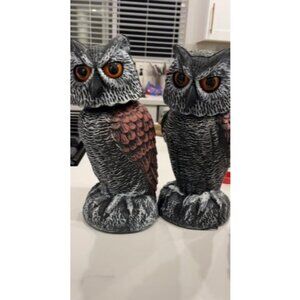 2 Pack Fake Owl Decoy Bird Scarecrow Sculpture, Rotating Head Plastic Owl